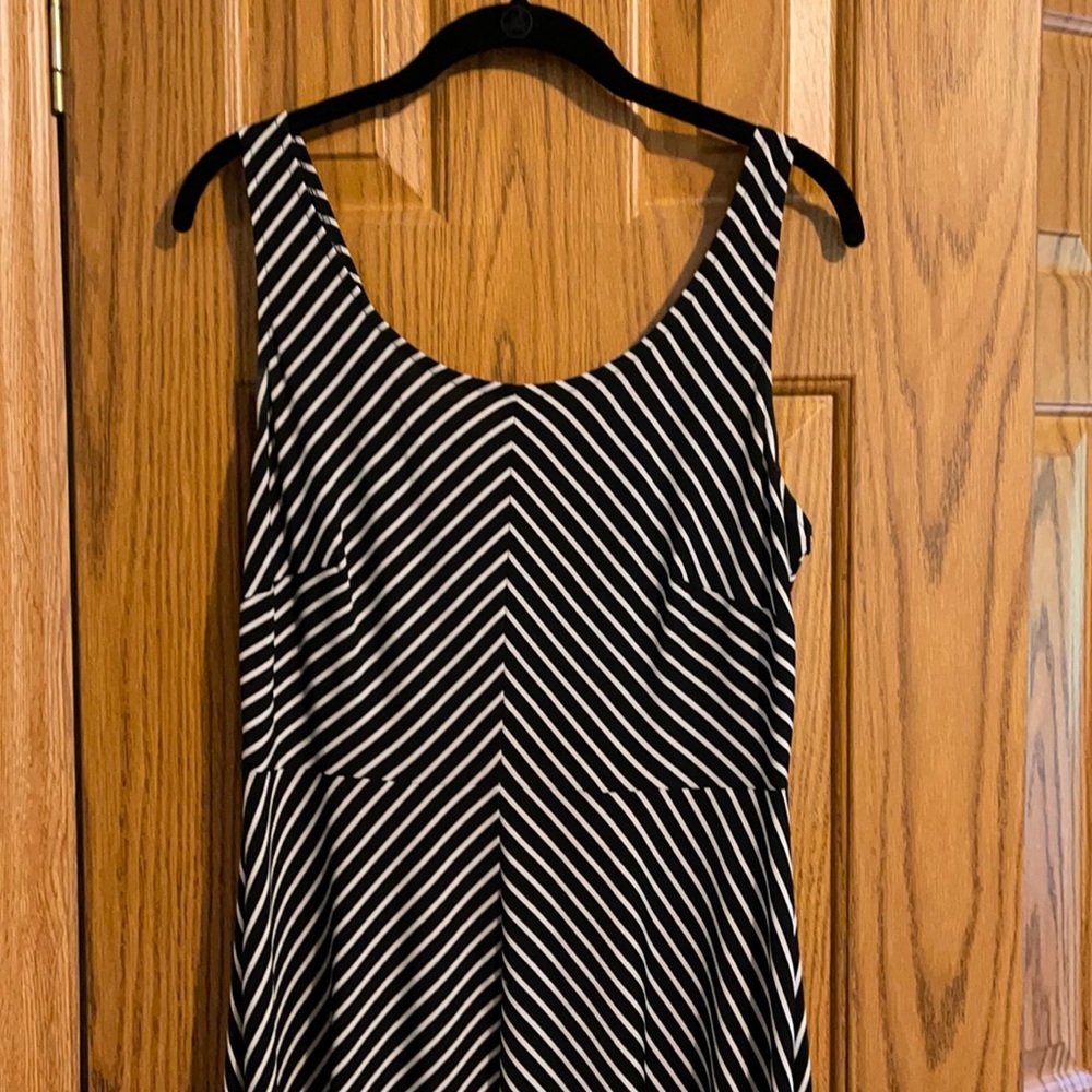 Black and white sleeveless dress, size 8